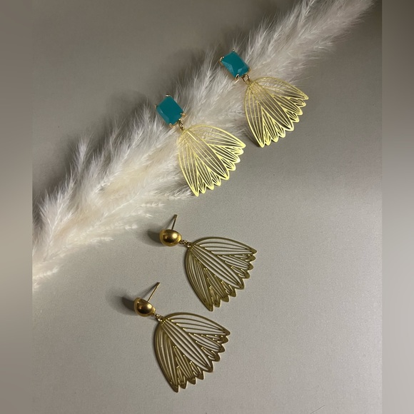 Delicate Flirty Floral Brass Earrings - Elegant Delicate Boho Chic Earrings - Picture 4 of 15